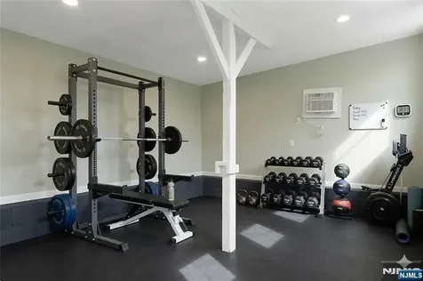 8 Edgewood Avenue Wyckoff NJ 07481