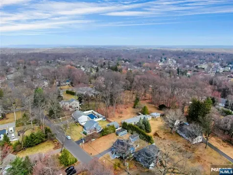 8 Edgewood Avenue Wyckoff NJ 07481
