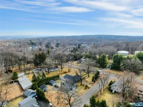 8 Edgewood Avenue Wyckoff NJ 07481