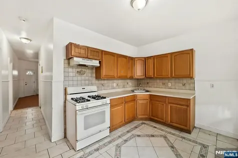 190 N 1st Street Paterson NJ 07522