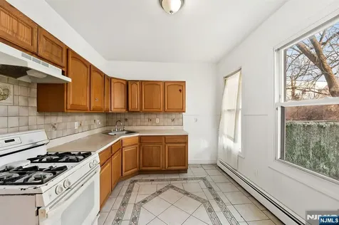 190 N 1st Street Paterson NJ 07522