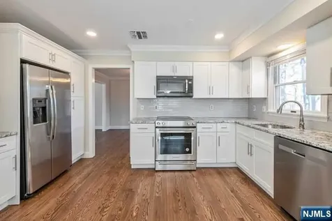 37 1-2 Smith Street Waldwick NJ 07463