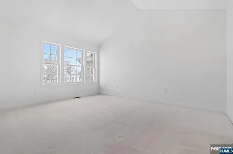 26 Birchwood Lane North Haledon NJ 07508
