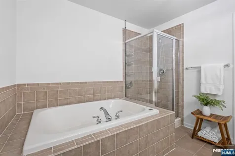 26 Birchwood Lane North Haledon NJ 07508