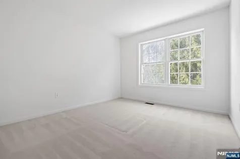 26 Birchwood Lane North Haledon NJ 07508