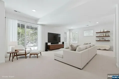 26 Birchwood Lane North Haledon NJ 07508