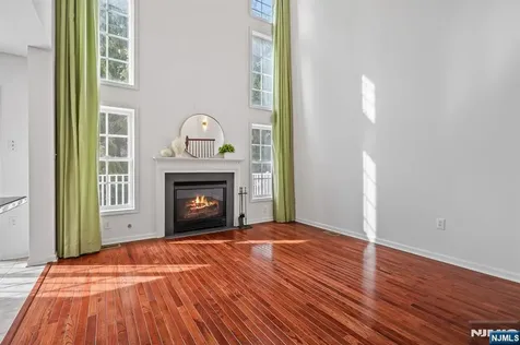 26 Birchwood Lane North Haledon NJ 07508