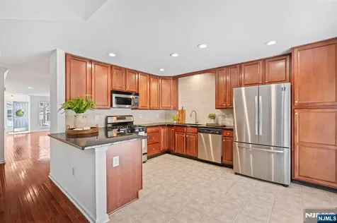 26 Birchwood Lane North Haledon NJ 07508
