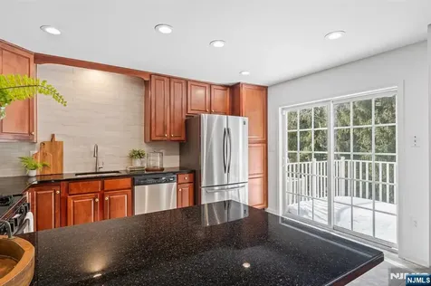 26 Birchwood Lane North Haledon NJ 07508
