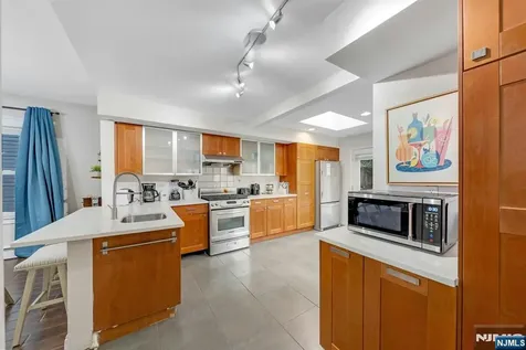 31 72nd Street North Bergen NJ 07047