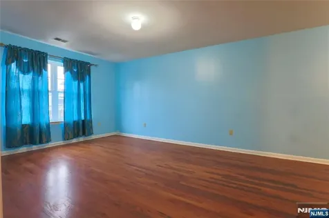 43 2nd Avenue Newark NJ 07104
