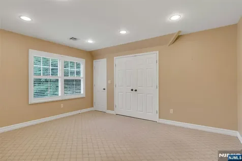 506 Sunderland Road Teaneck NJ 07666