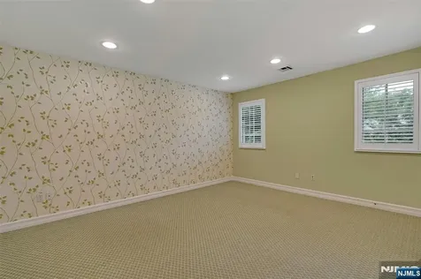 506 Sunderland Road Teaneck NJ 07666