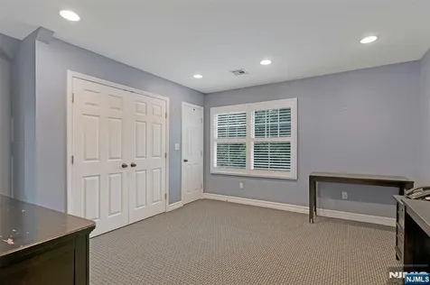 506 Sunderland Road Teaneck NJ 07666