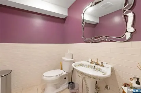 506 Sunderland Road Teaneck NJ 07666