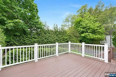 506 Sunderland Road Teaneck NJ 07666