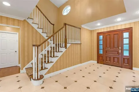 506 Sunderland Road Teaneck NJ 07666