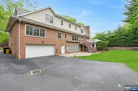 506 Sunderland Road Teaneck NJ 07666