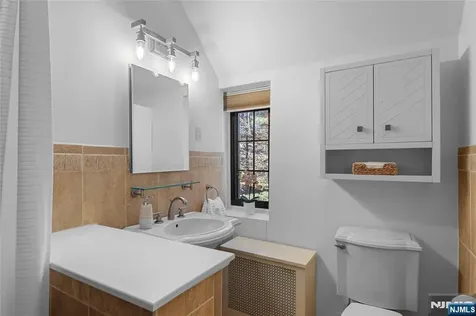 1 Byrne Lane Tenafly NJ 07670