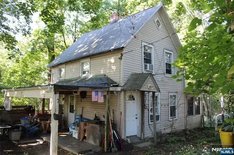 668 River Road New Milford NJ 07646