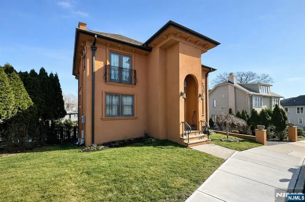 416 Oncrest Terrace Cliffside Park NJ 07010