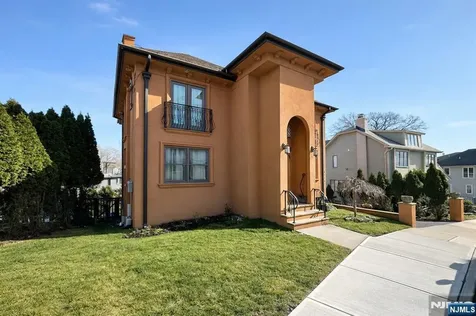 416 Oncrest Terrace Cliffside Park NJ 07010
