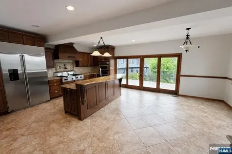 416 Oncrest Terrace Cliffside Park NJ 07010
