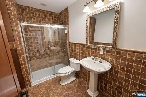 416 Oncrest Terrace Cliffside Park NJ 07010