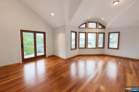 416 Oncrest Terrace Cliffside Park NJ 07010