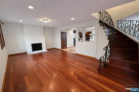 416 Oncrest Terrace Cliffside Park NJ 07010