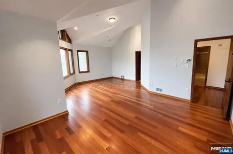 416 Oncrest Terrace Cliffside Park NJ 07010