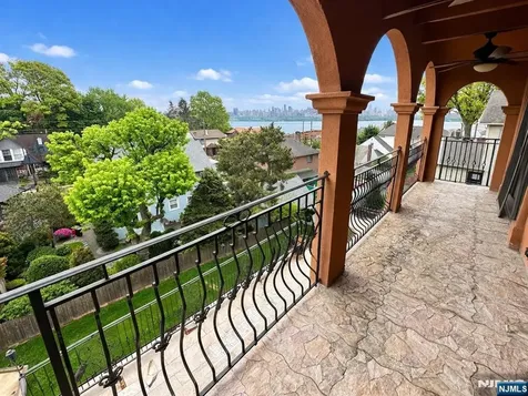 416 Oncrest Terrace Cliffside Park NJ 07010