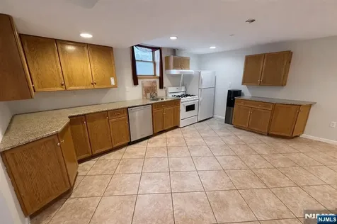 416 Oncrest Terrace Cliffside Park NJ 07010