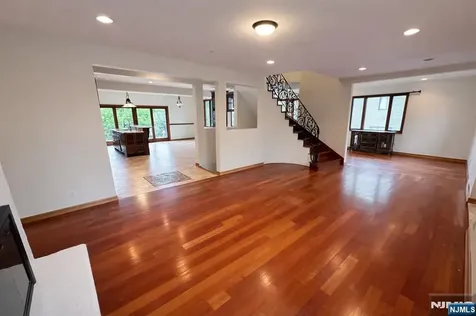 416 Oncrest Terrace Cliffside Park NJ 07010