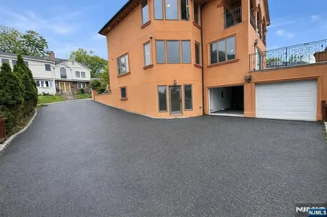 416 Oncrest Terrace Cliffside Park NJ 07010