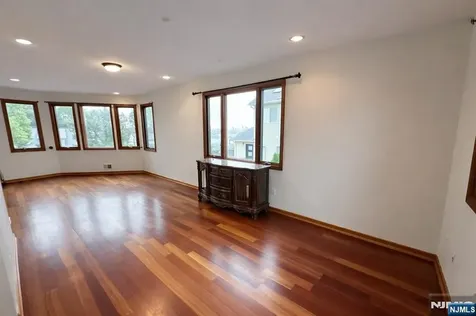 416 Oncrest Terrace Cliffside Park NJ 07010