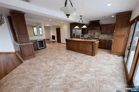 416 Oncrest Terrace Cliffside Park NJ 07010
