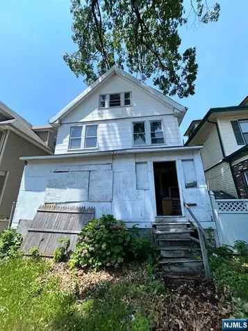 101 22nd Street East Orange NJ 07017