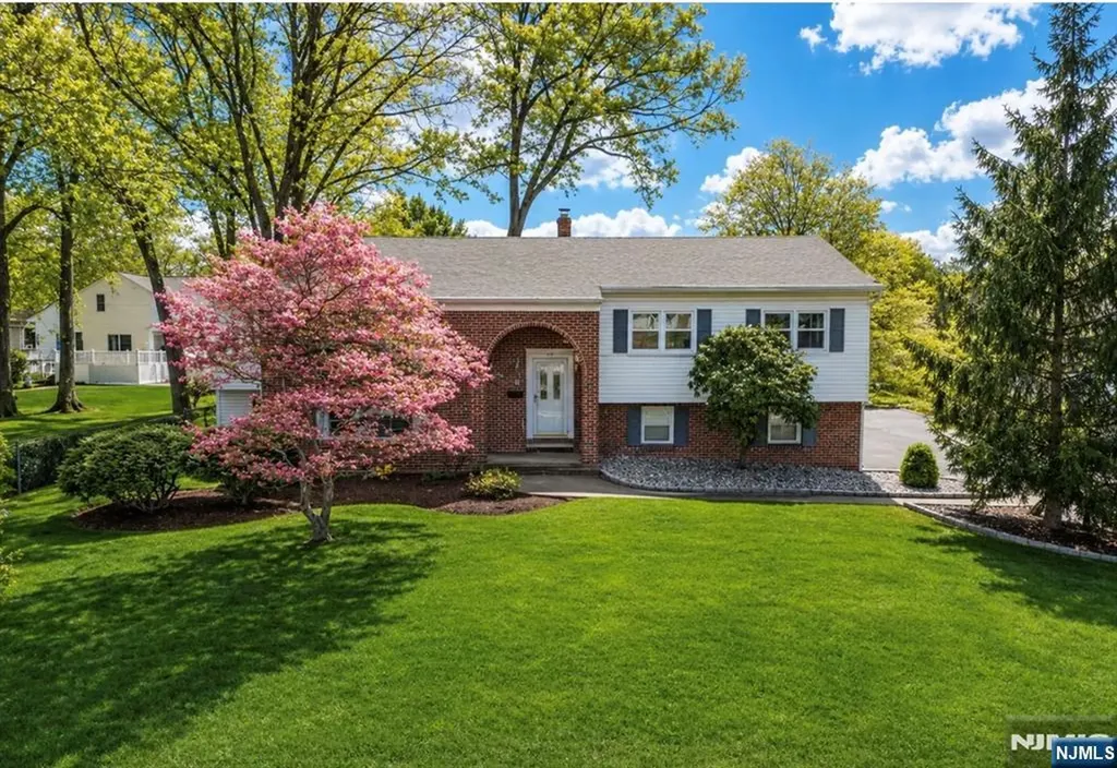 274 Seton Hall Drive Paramus NJ 07652