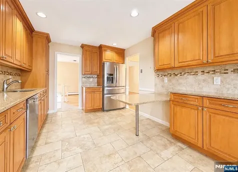 274 Seton Hall Drive Paramus NJ 07652
