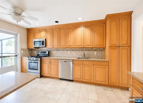 274 Seton Hall Drive Paramus NJ 07652