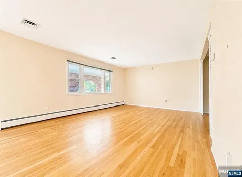 274 Seton Hall Drive Paramus NJ 07652