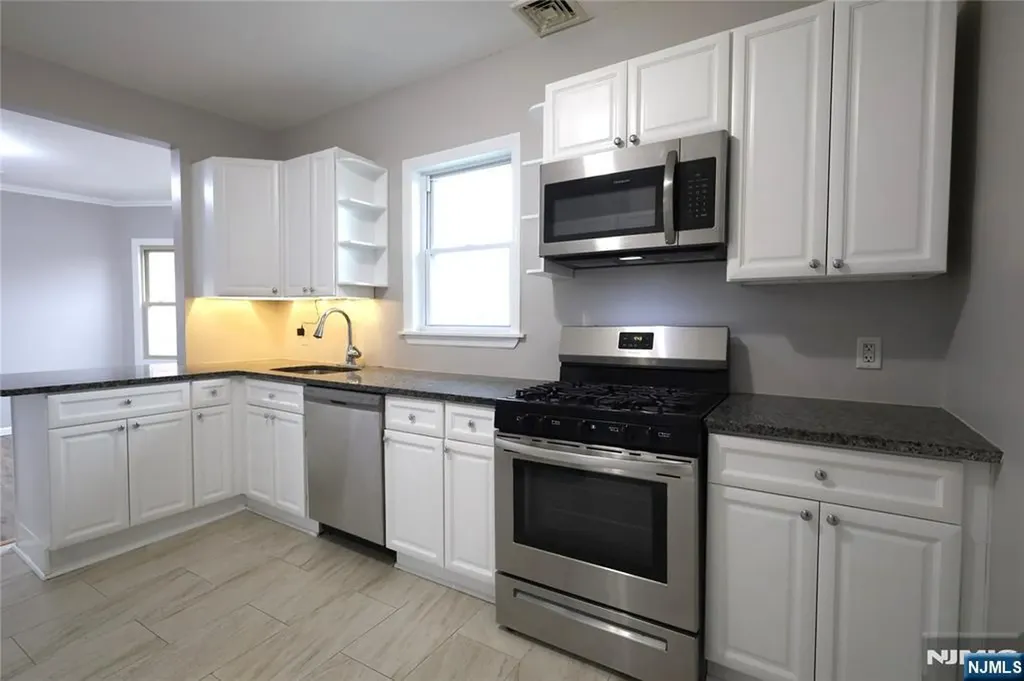 308 Milburn Avenue Lyndhurst NJ 07071
