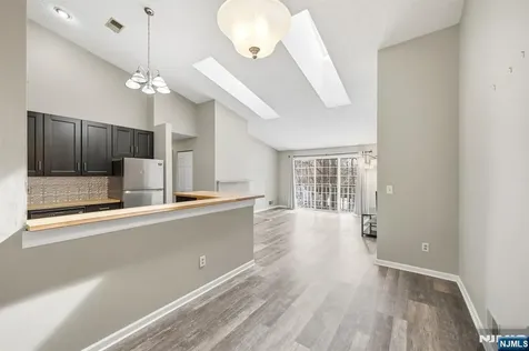 130 Raintree Lane Mahwah NJ 07430