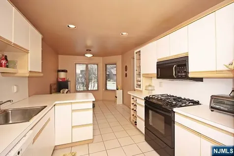 340 French Court Teaneck NJ 07666