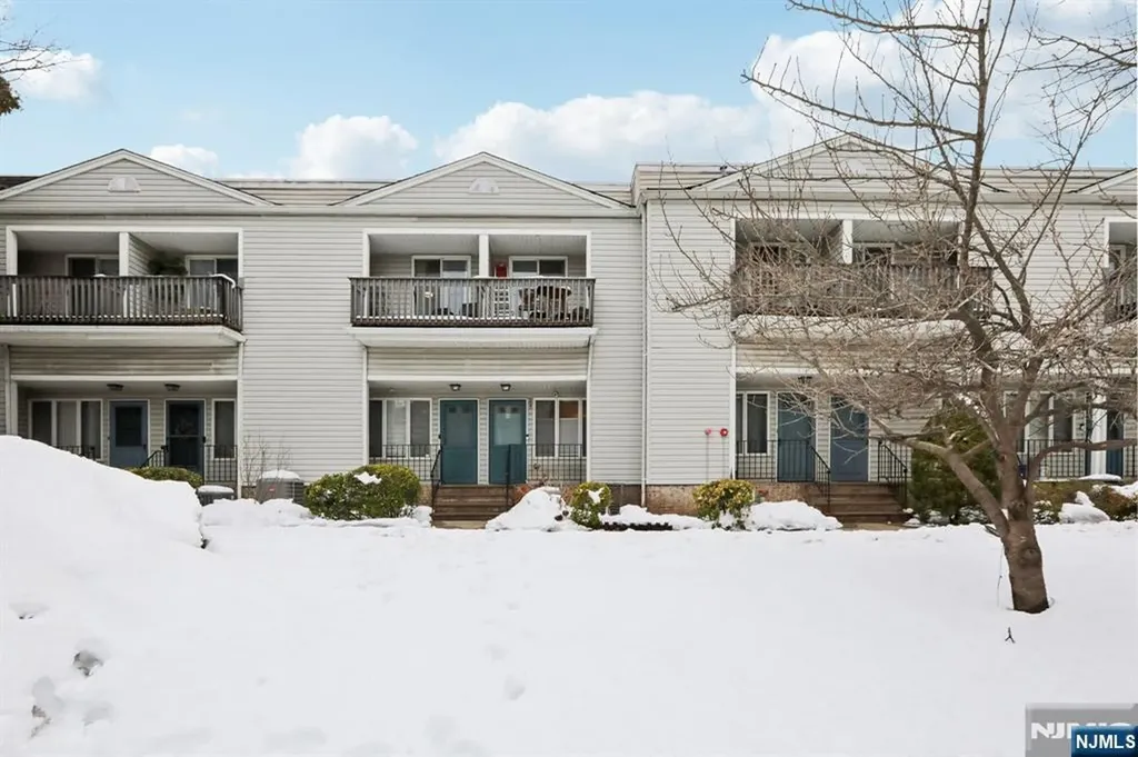 25 Willow Wood Square East Rutherford NJ 07073