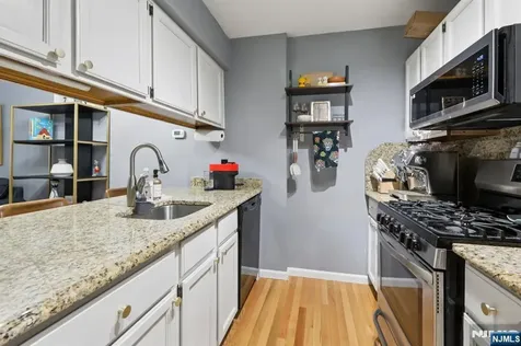 25 Willow Wood Square East Rutherford NJ 07073