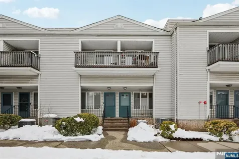 25 Willow Wood Square East Rutherford NJ 07073