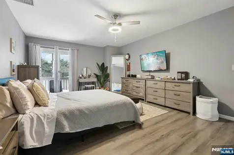 25 Willow Wood Square East Rutherford NJ 07073