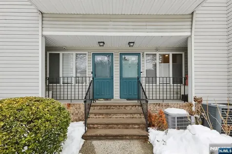25 Willow Wood Square East Rutherford NJ 07073